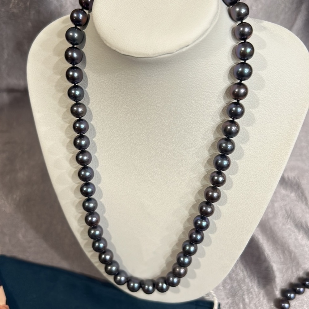 NEW 9-10 mm Authentic Grey Pearl Necklace with blue/green overtones - Picture 5 of 6